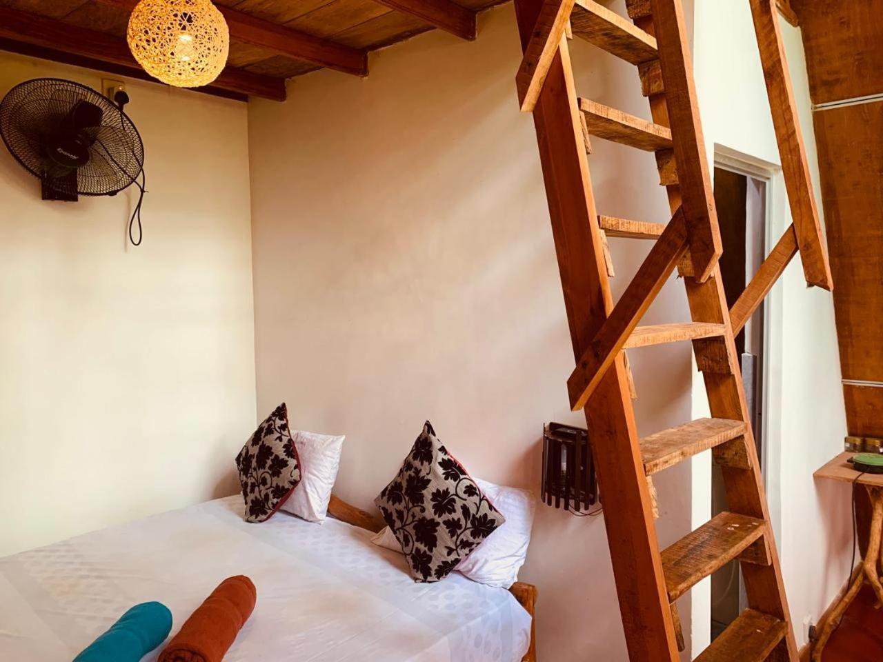 Angry Birds Tree House Appartement Habarana Buitenkant foto